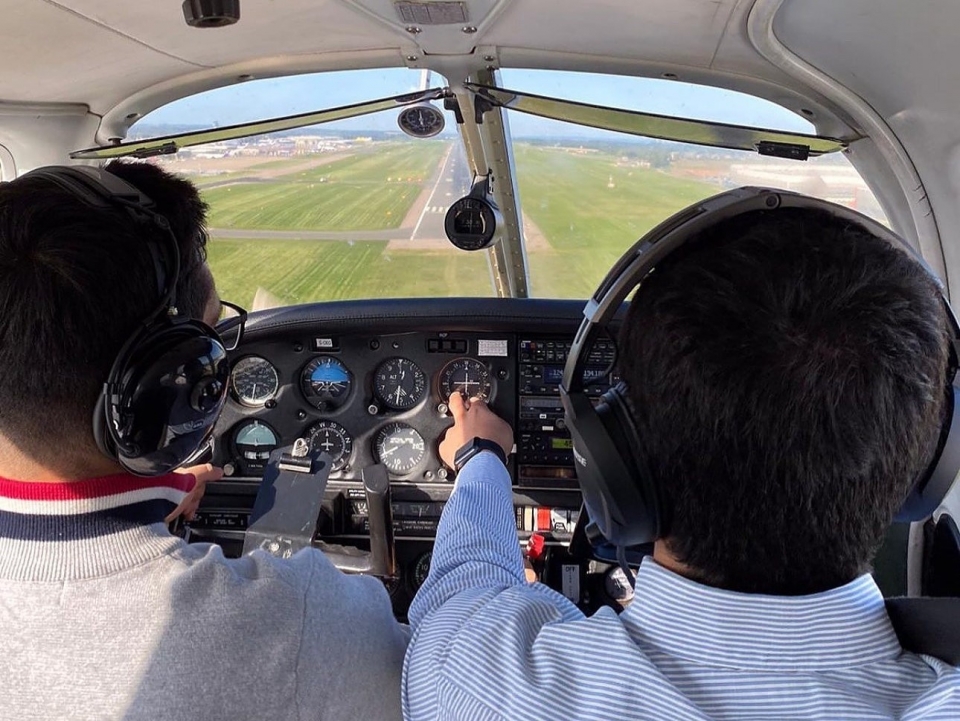  Disfrute de un vuelo de prueba con nosotros