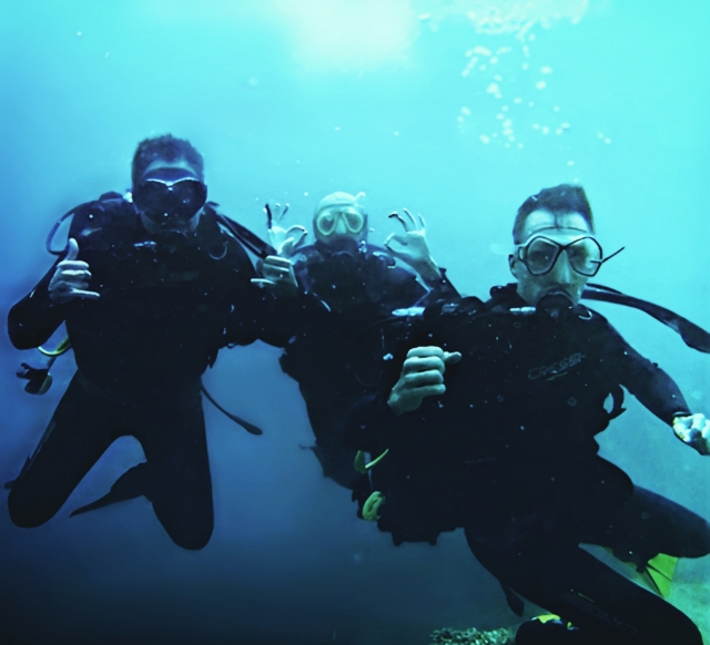 Opinión de Nieves sobre Bautismo de buceo parejas desde barco, Jávea 2h30m
