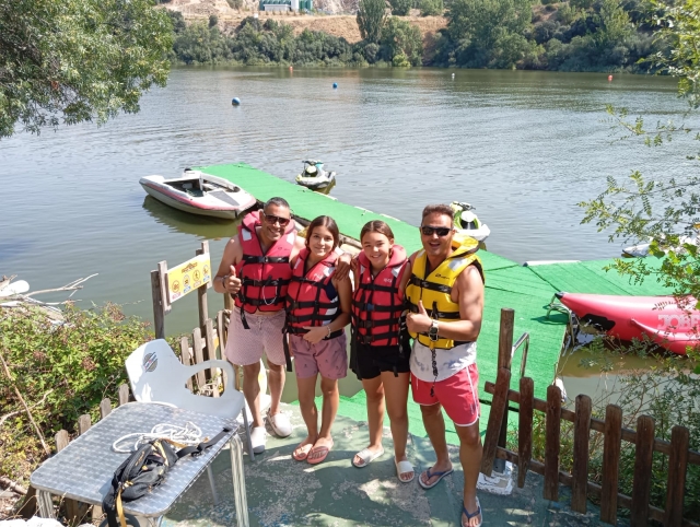 Opinión de Vanesa sobre Jet ski biplaza en Guadarrama 30 minutos