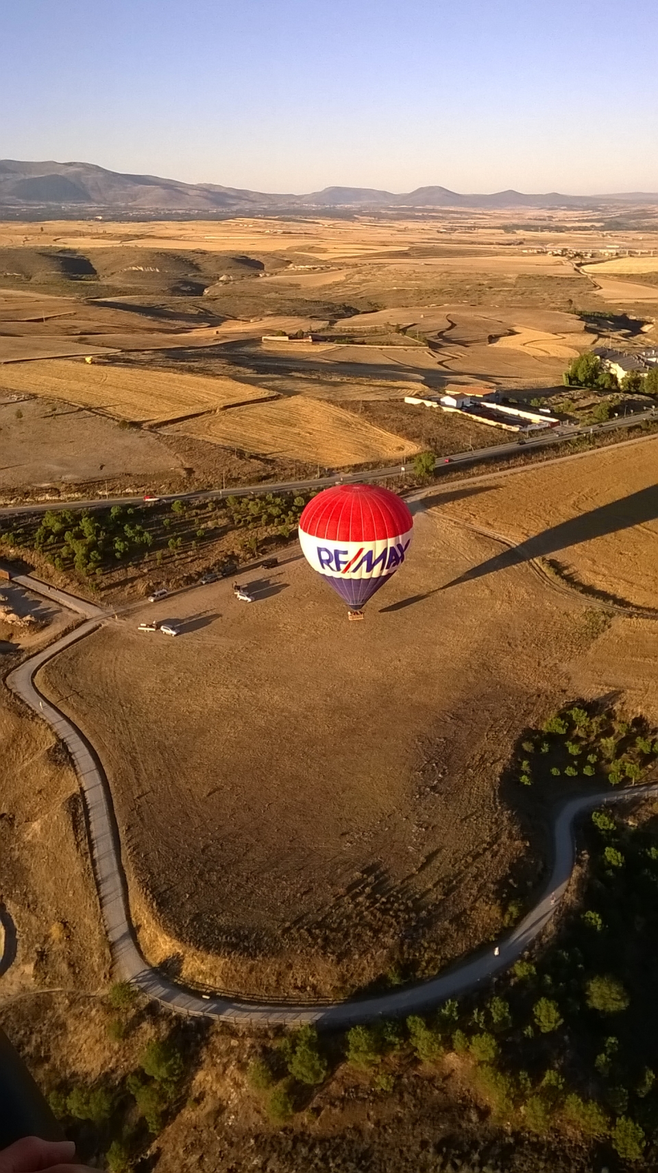res_o-37115-paseo-en-globo_de_francisco-dominguez-gonzalez_14998775476840.jpg