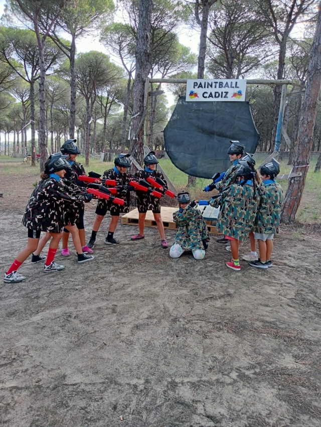 Opinión de Eugenia sobre Gotcha especial niños en Chiclana con 200 bolas