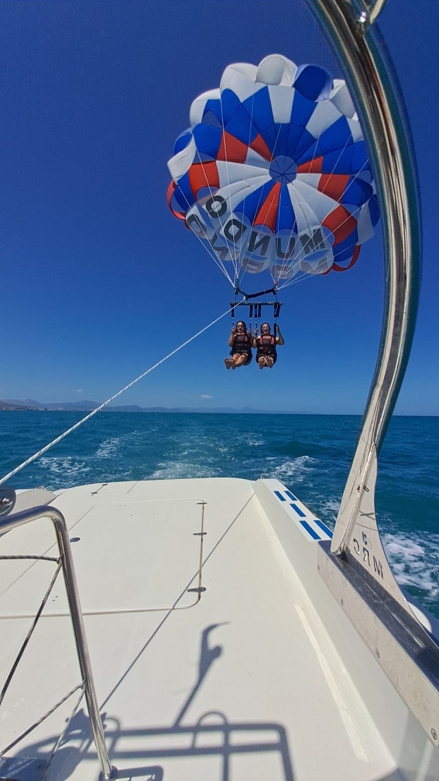 Opinión de María sobre Vuelo parasailing + paseo en lancha en Denia 1:30h