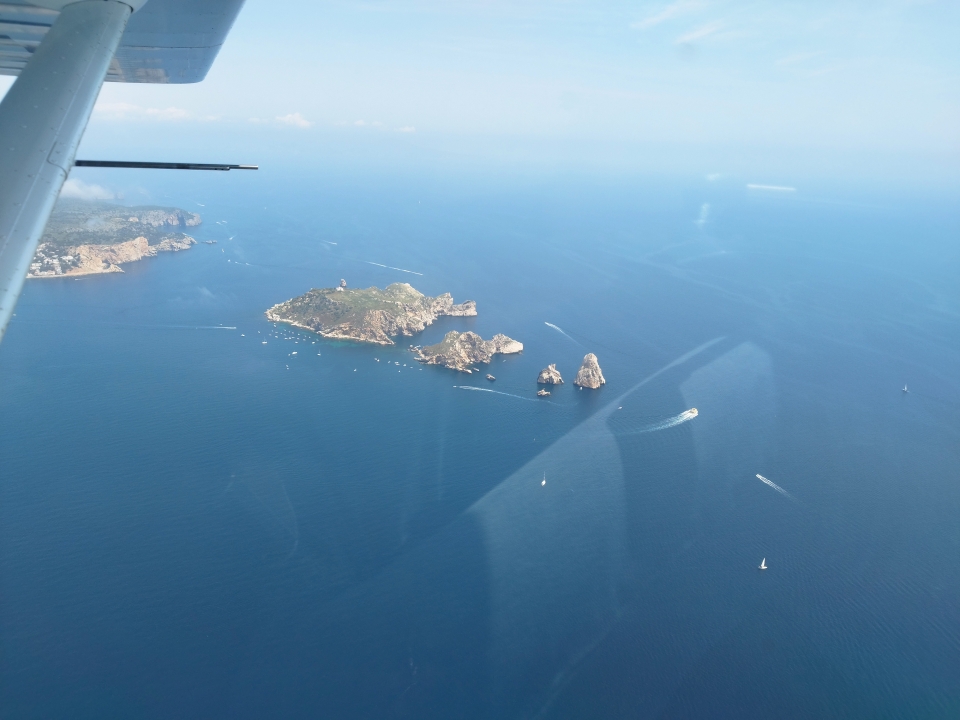 res_o-64550-vuelo-en-avioneta_de_laia-romani-aumedes_17493216305349.jpg