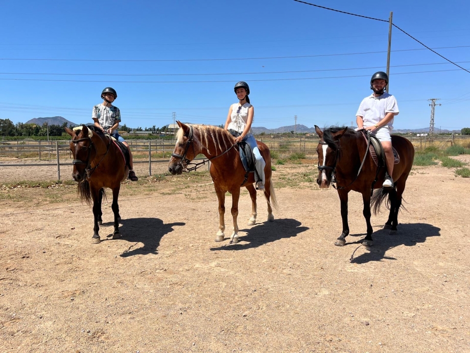 res_o-65301-rutas-a-caballo_de_ana-hernandez_ac57ef0a-ae70-4a0c-827c-cbf8e369a033_17550087811498.jpeg res_o-65301-rutas-a-caballo_de_ana-hernandez_ac57ef0a-ae70-4a0c-827c-cbf8e369a033_17550087811498.jpeg