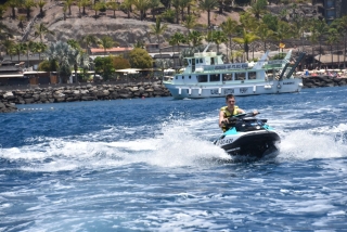 res_o-64683-motos-de-agua_de_maria-del-rocio-prado-limia_17507859356838.jpg