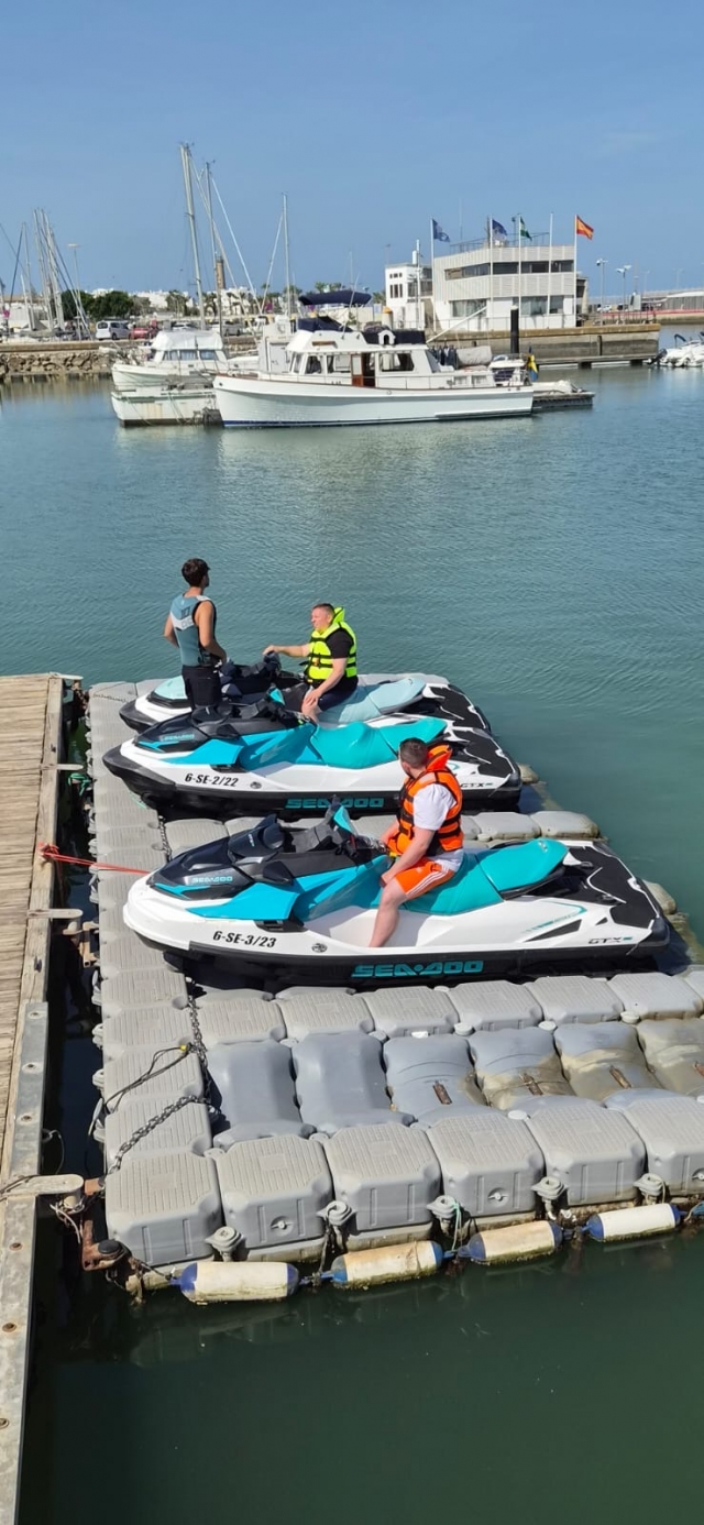 Opinión de Hugo sobre Ruta jet ski al Barco del Arroz, 30 minutos