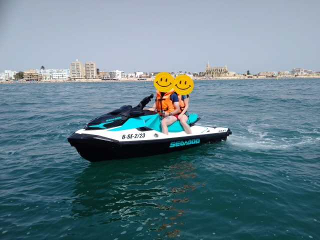 Opinión de Lopez sobre Ruta guiada en jet ski a Piedra Salmedina, 1h