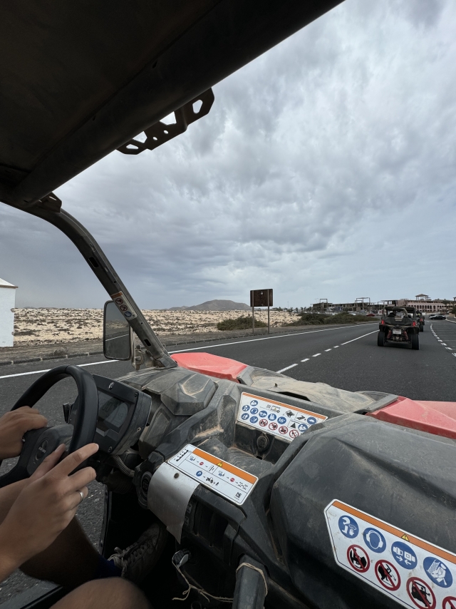 Opinión de GENOUËL sobre Tour en buggy 800cc biplaza por Corralejo, 2'5h