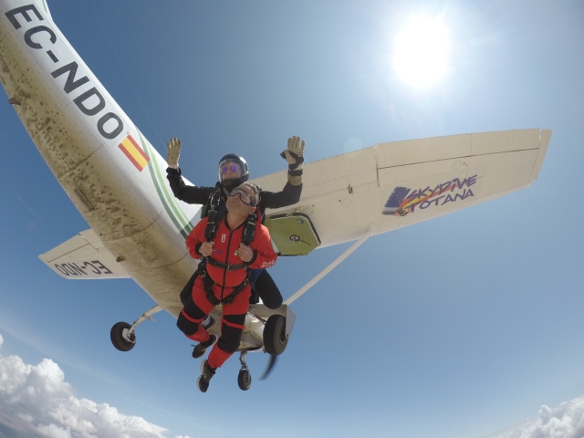 Opinión de Irene sobre Salto tándem paracaídas en Ontur 2 vídeos + fotos