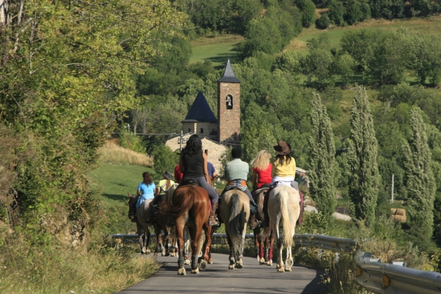 Paseo a caballo tras la clase de hípica 