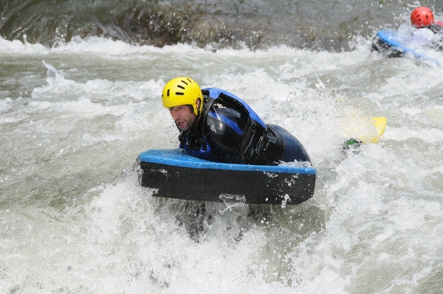 Desciende el rio a toda velocidad