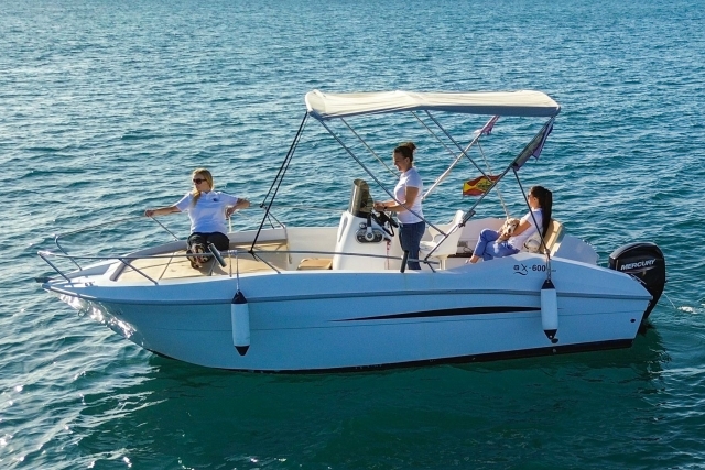Renta de barco con titulación desde Cambrils 4h