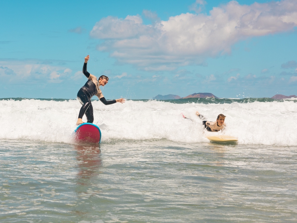 Aprende surf en Lanzarote