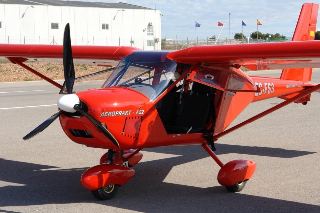 Avioneta roja