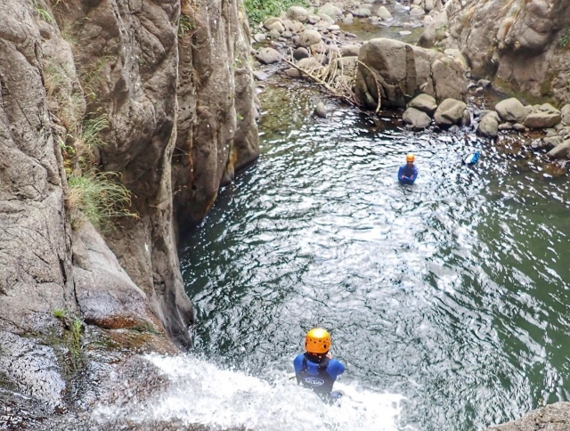 Un baño en la alberca natural del cañón 