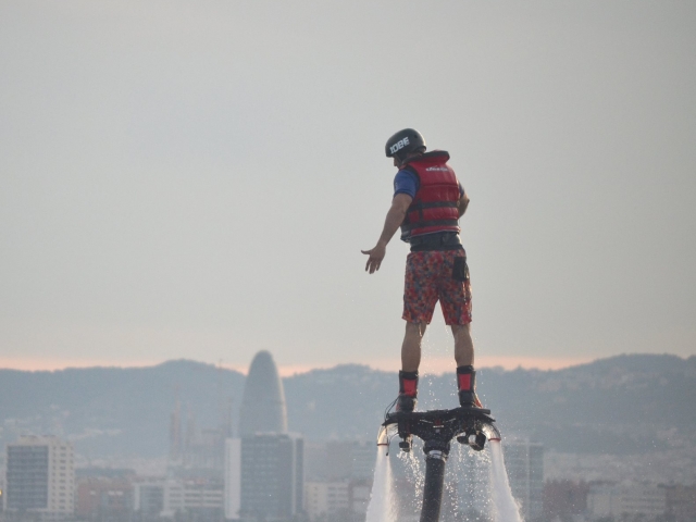 Elevandose frenle a los hoteles de Barcelona