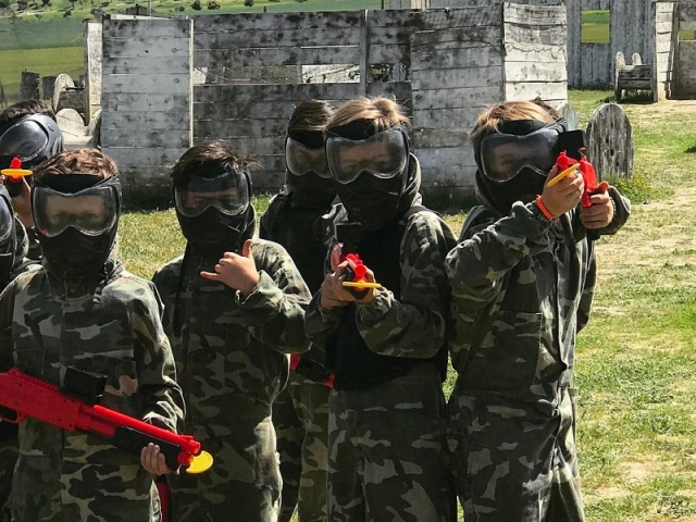 Con las marcadores para ninos