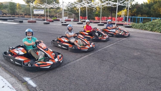Antes de iniciar la carrera de karting