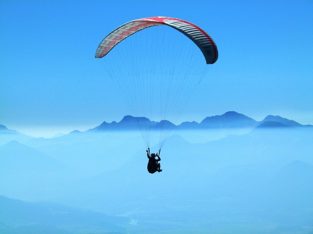 Volando en parapenle por Navarra