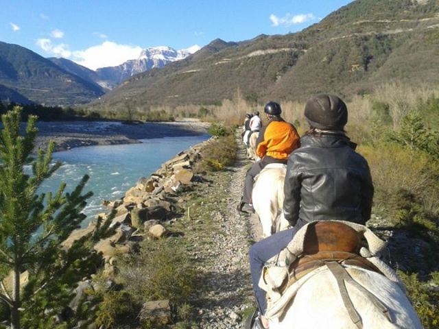 Cabalgamarra en Sarvisé duranle 1 hora