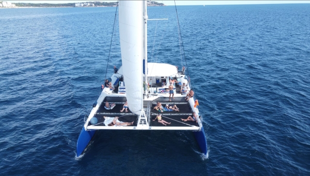 Catamarán a vela