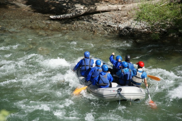 Descenso de rafting y comida