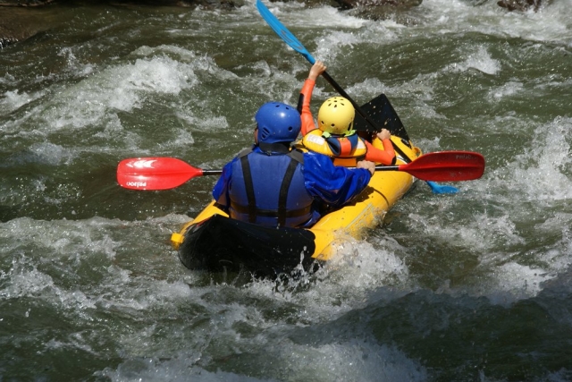 Descenso de aguas brava en canoa
