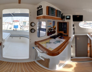Renta un catamarán un fin de semana en Málaga