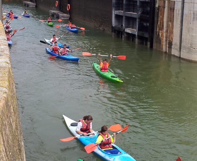 Paseando en canoa