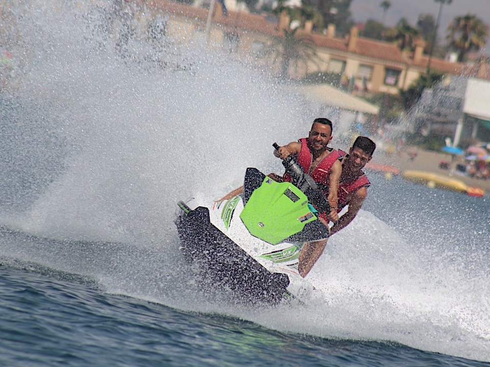 A toda velocidad con la jet ski