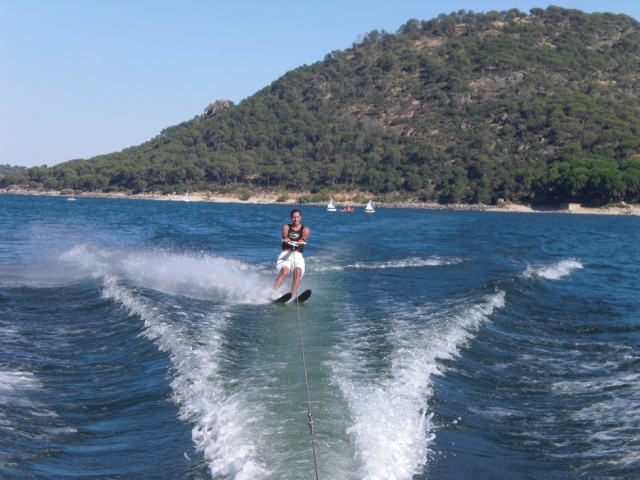 Esquía en embalse de San Juan