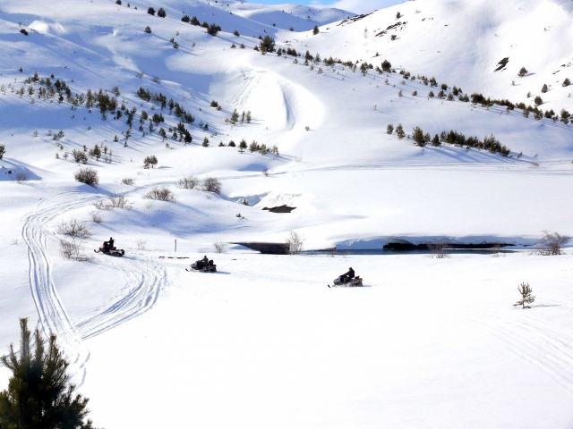 Manejar moto de nieve