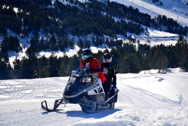 Tour moto de nieve doble Grandvalira 30 minutos