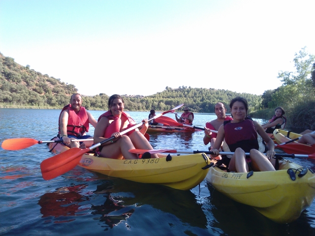 Grupo de kayaks
