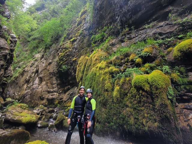 Barranquismo en Cuevón de Pruneda, 2h30min