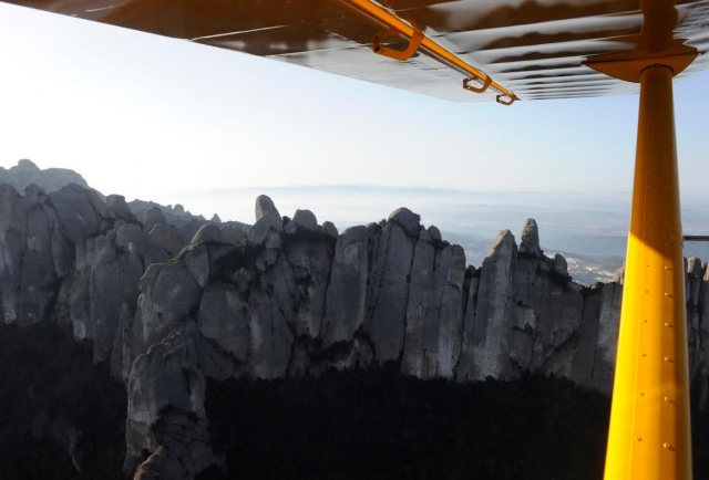 Sobrevolando paisajes de roca