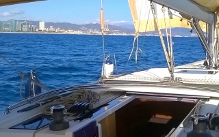 Renta velero 8 horas desde Barcelona
