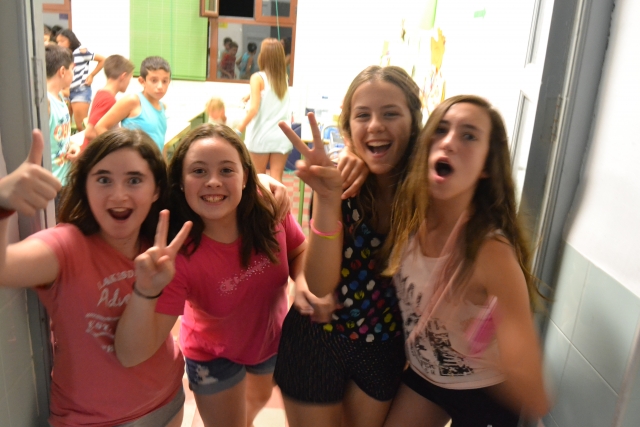 Chicas en el campamento