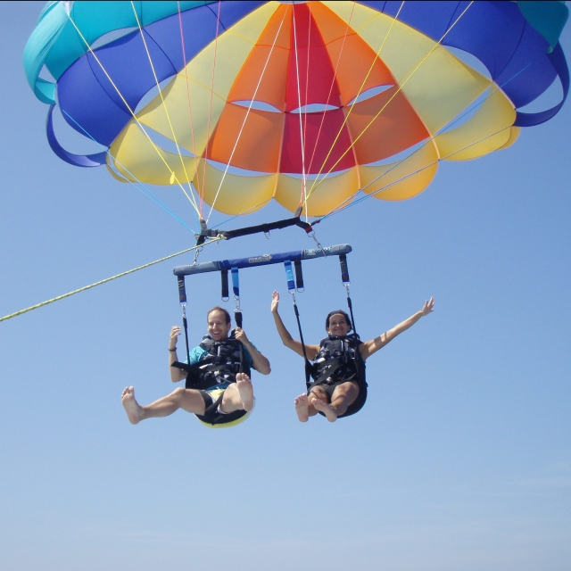 Sesión de parasailing