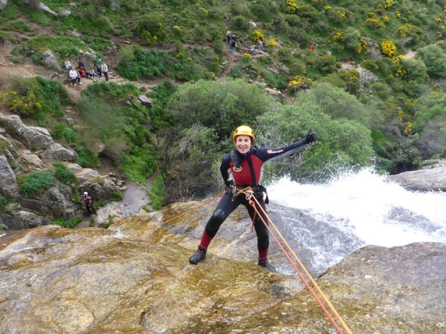 Rápel en descenso de cañón 