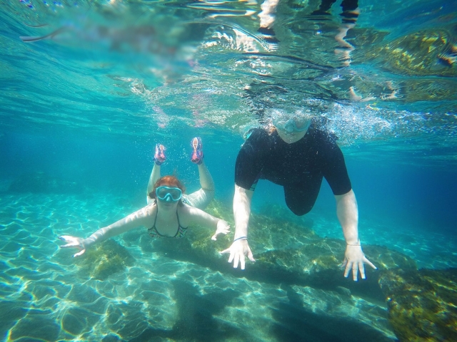 Snorkel en las aguas de Cala Grande