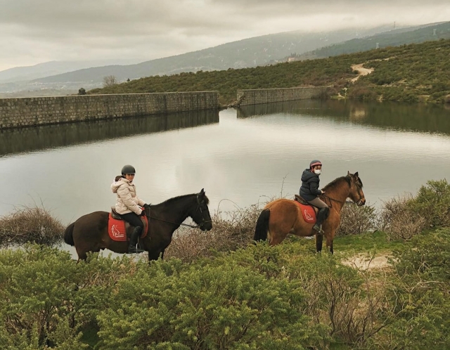 Paseo a caballo en la Sierra de Madrid