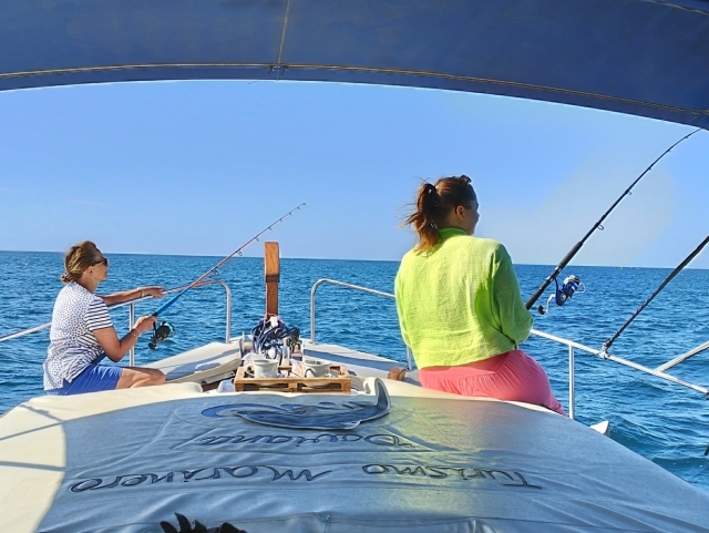 Salida de pesca desde Puerto Deportivo Estepona 2h