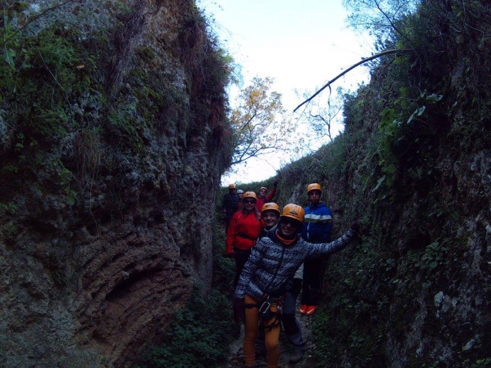 Avanzando por la ferrata