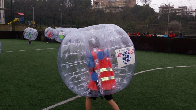 Decide su estrategia en el futbol bubble