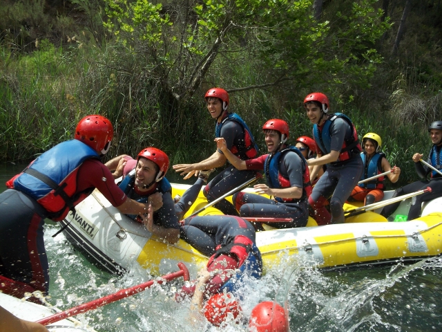 Rafting en el Valle del Júcar alojamiento y cena