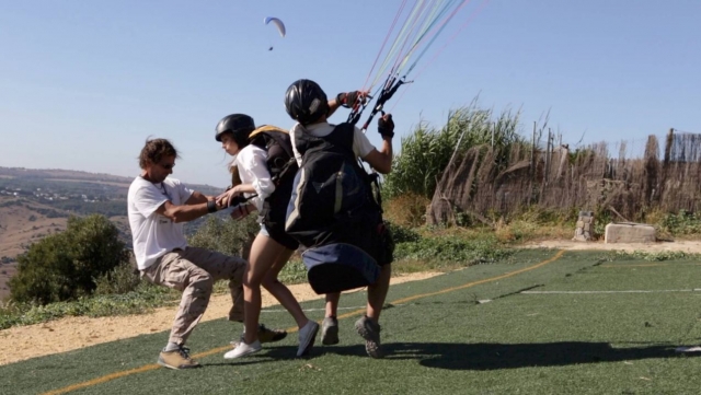 A punto de despegar con el parapenle