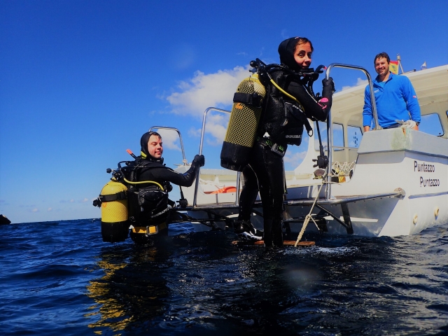Bautismo de buceo desde barco en El Toro, 3 horas