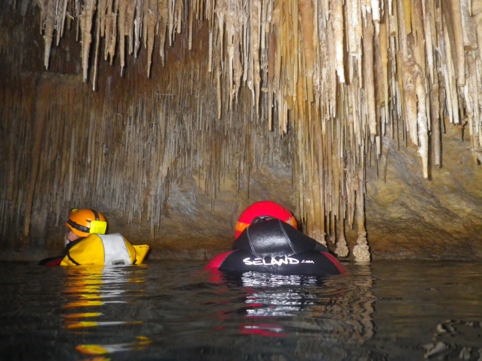 Descubre las cueva mallorquinas haciendo espeleología
