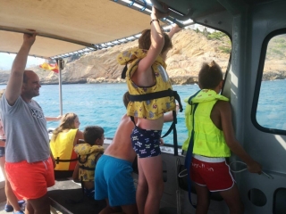 Renta de barco con patrón en Benidorm 2h